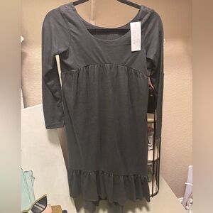 A.T.U.N size 12-13 black/dark heather gray dress with long sleeves